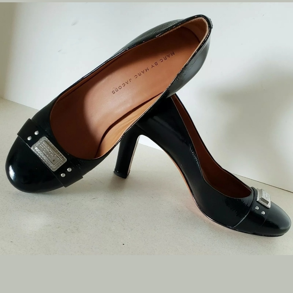 Marc By Marc Jacobs Patent Round Toe Pumps 37.5